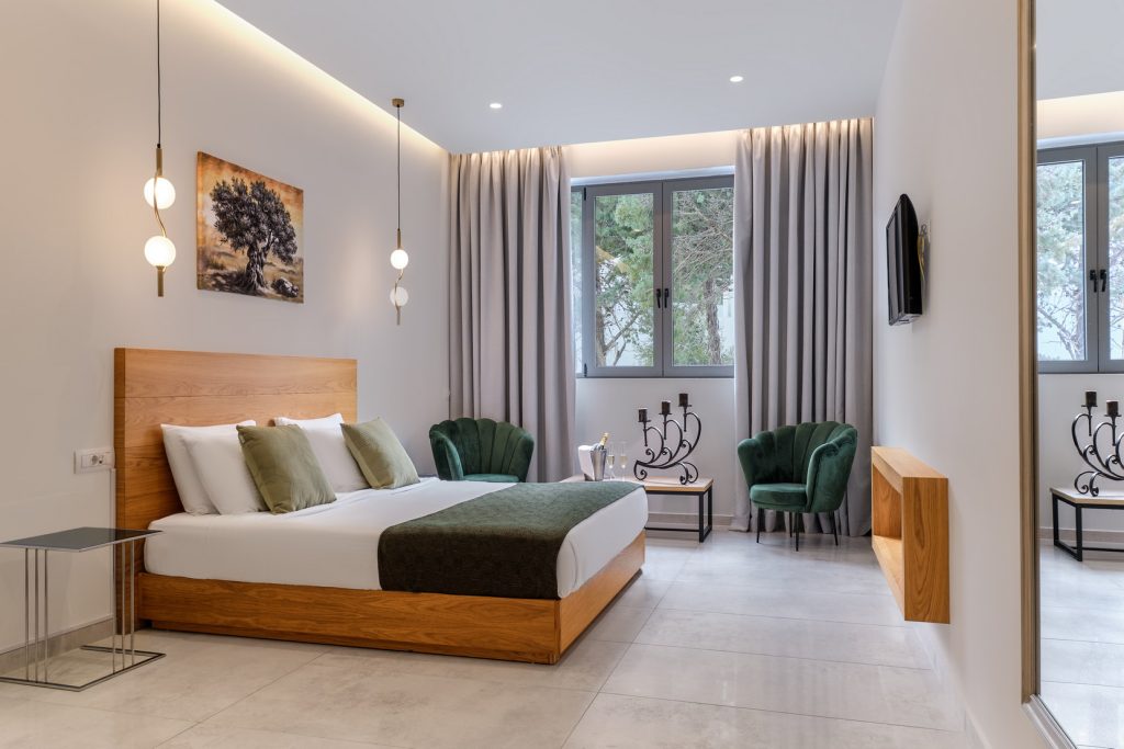 grandsuite-mythical-coast-mytilene-greece-0ew12a04