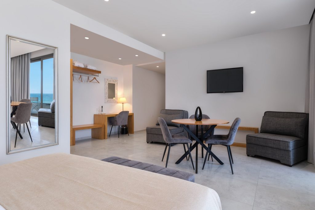 grandsuite-mythical-coast-mytilene-greece-0ew12a32